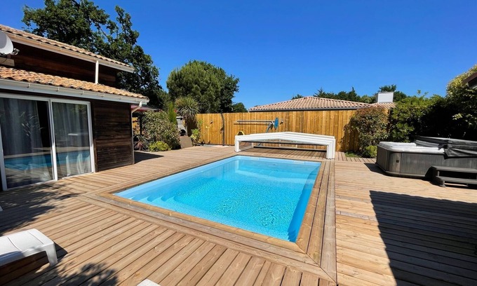 Grayan-Et-L'Hopital Casa | VILLA air-conditioned private covered heated swimming pool, jacuzzi, Sauna