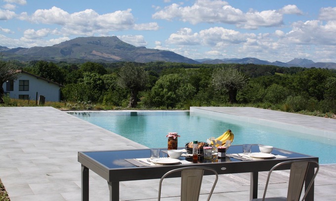 Ahetze Villa | Villa AITAview montaña 180