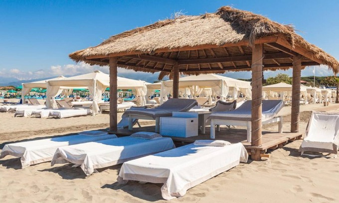 Montignoso Apartamento | Villa Alberico Suite M 4pax, With A/c, Wifi, Shared Pool, Near Beach Clubs