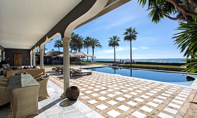 Marbella Villa | Villa Alessia 7 Bedrooms Elegant Villa Just in Front of the sea - Villas for Rent in Marbella Spain