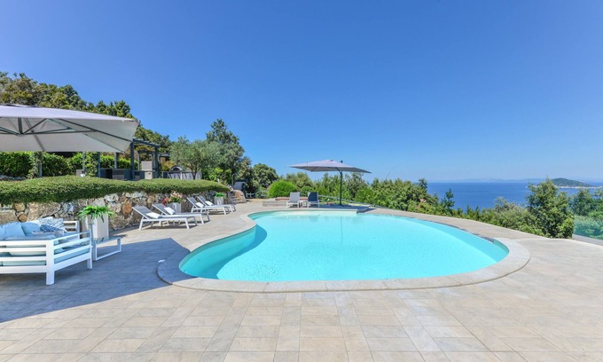 Marciana Marina Villa | Villa 'Alessia' con vistas al mar, Wi-Fi y aire acondicionado