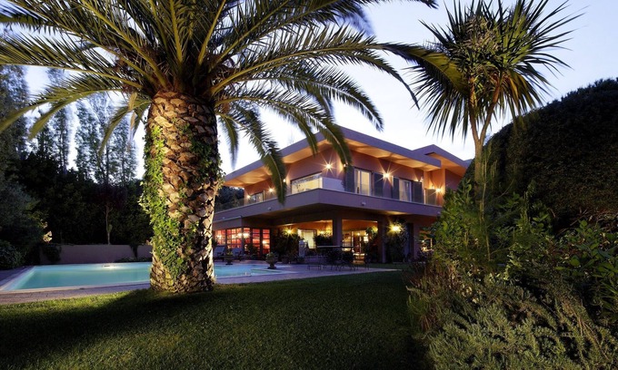 Rafina Villa | Villa Aliki: lujo y confort