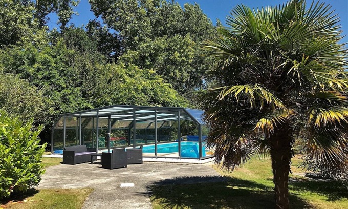 Pleumeur-Bodou Casa | Villa de un nivel con WIFI, piscina privada bajo refugios altos en PLEUMEUR-BODOU