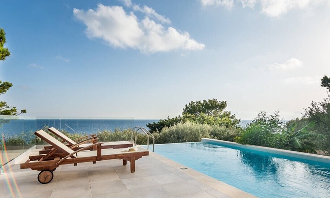Achlia Villa | Villa Alma, vista directa al mar, paseo por la playa, piscina privada, 4pers. todo confort