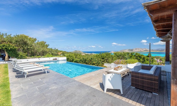 Stintino Villa | Villa 'Altxor' con vistas al mar, Wi-Fi y aire acondicionado