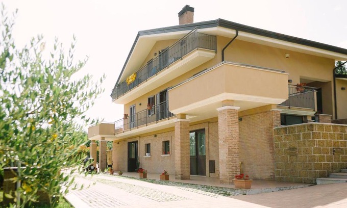 Avellino Cama Y Desayuno | Villa Amalia