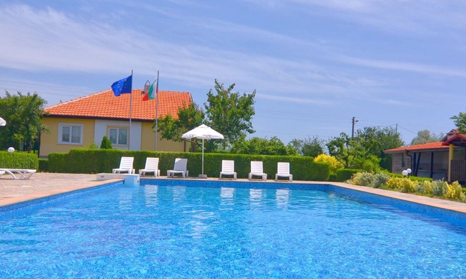Bryastovets Casa | Villa Amber with Pool - Sunny Beach Area