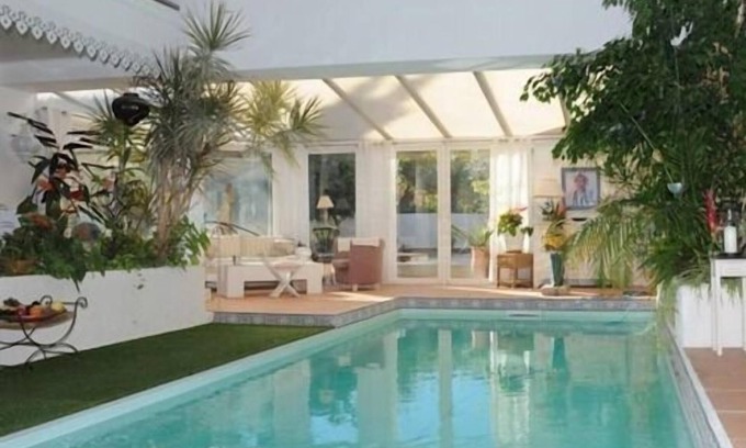 Anatole France Casa | Villa Ambrosia
