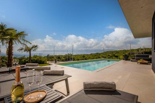 Kostrena Apartamento | Villa Ameli Apartment with swimming pool