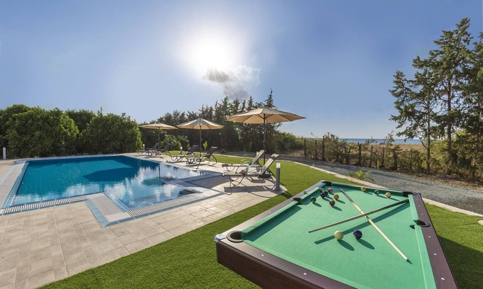 Polis Villa | Villa Ammoyiali en la playa - una gran villa moderna con capacidad para 8 personas en 4 habitaciones