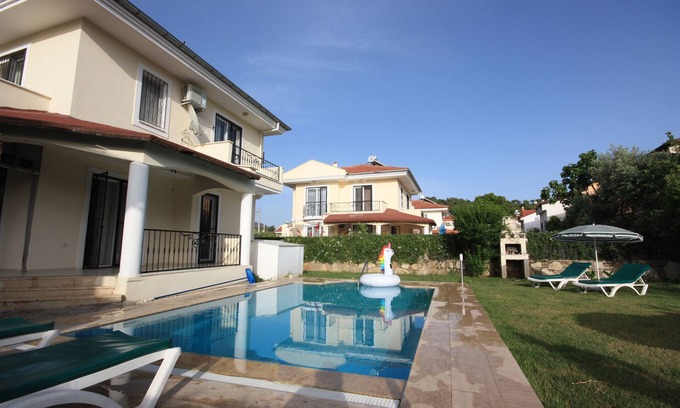 Ciftlik Villa | Villa Ana - Villa de 3 dormitorios con piscina privada y jardín y Wifi