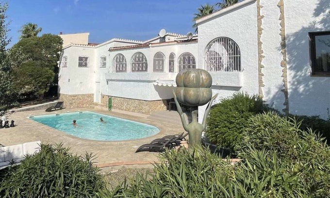 El Mas Fumats Villa | Villa Andaluz ~ Rosas Mas Fumats