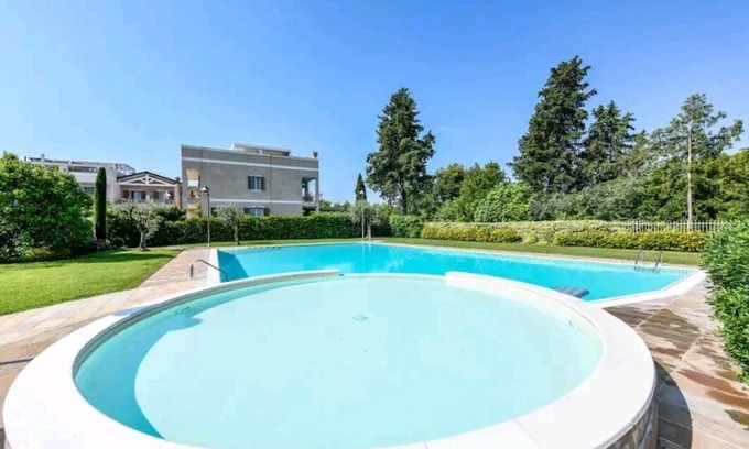 Cavalcaselle Apartamento | Villa Angelina Peschiera del Garda Exklusive Ferienwohnung mit Pool