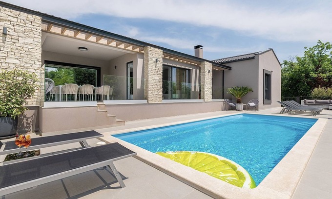 Nedescina Casa | Villa Anthea Paola by Interhome