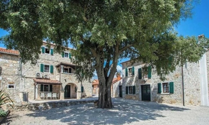 Antonci Villa | Villa Antonci 18, pool, 3 houses, jacuzzi, private