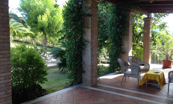 Monteprandone Casa | Privacidad, frescura y relajación en una espléndida villa a pocos minutos de la playa de San Benedetto del Tr.