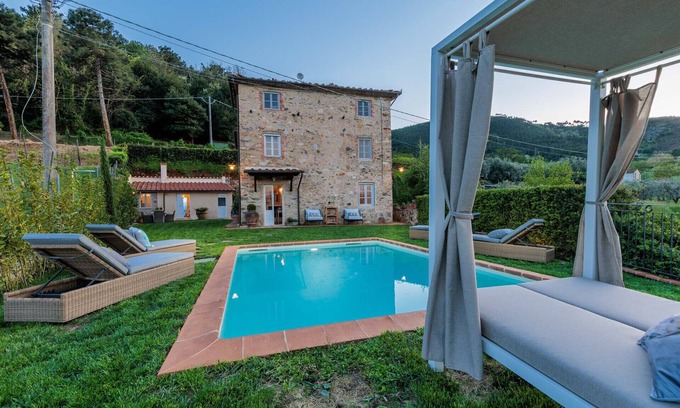 SantʼAndrea di Compito Villa | Villa Aperitivo In Pieve di Compito