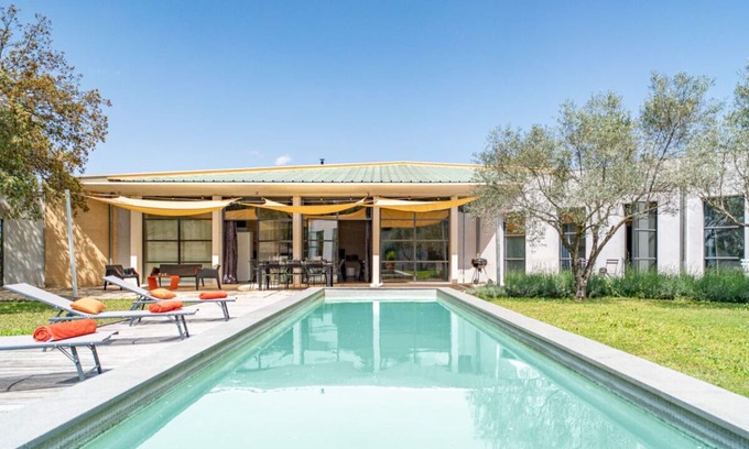 Villevieille Villa | Villa Art Déco - Stylish villa with extra long pool in Sommières
