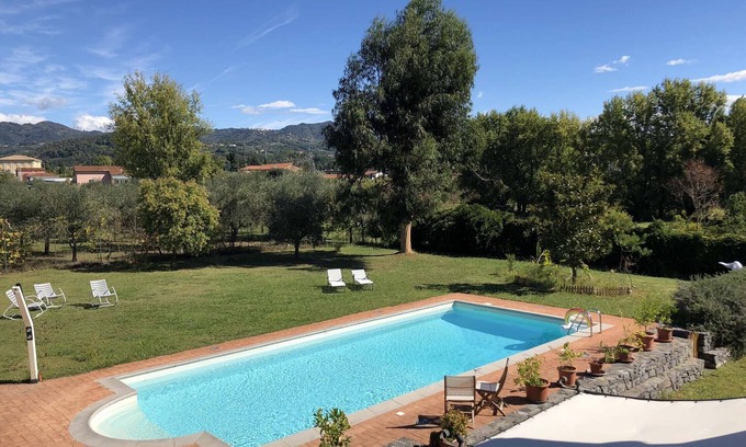 Sarzana Villa | VILLA ARTE 12 PAX Casa de campo de lujo con piscina, barbacoa WiFi cerca de 5 Terre