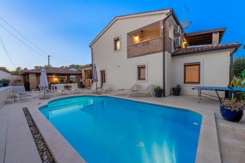 Vrznaveri Villa | Villa Artist