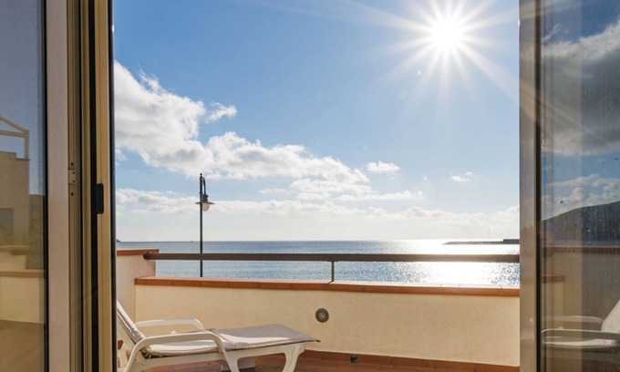 Marina di Campo Villa | Villa Asteria directly on the beach