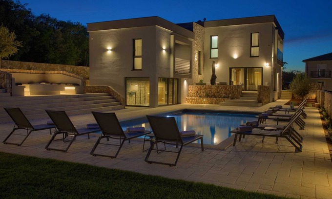 Vrh Villa | Villa ASTRUM con piscina cubierta y al aire libre climatizada, jacuzzi y sauna