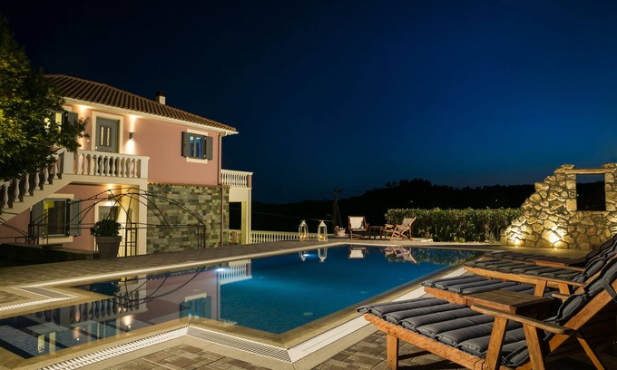 Paliki Villa | Villa Athinais - Relax en la naturaleza, piscina privada, barbacoa