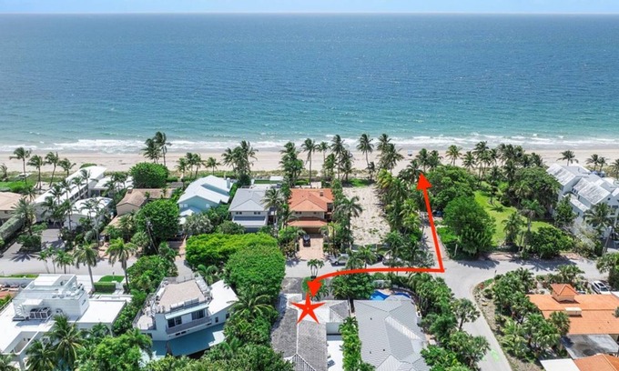 Lauderdale Beach Villa | ※ Villa Atlantico ※ 3BR Beach house with a pool and a game-room