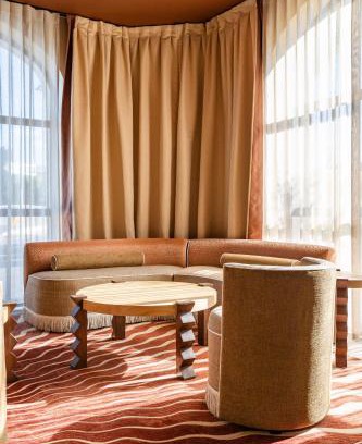 Saint-Paul-Trois-Chateaux Hotel | Villa Augusta