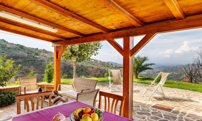 Laureana Cilento Chalet De Esquí | La casa panorámica