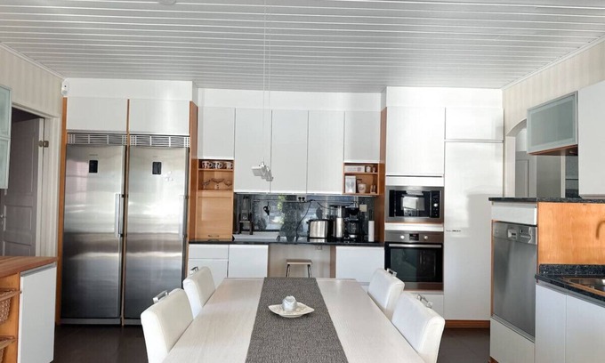 Rovaniemi Casa | Villa Aurora Riverside by BookLapland