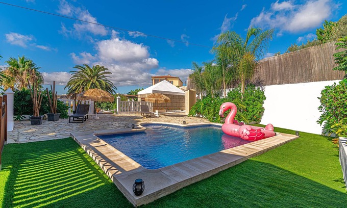 Villa de Arico Villa | Villa "Aurora" con piscina climatizada, vistas al mar, piscina privada y Wi-Fi