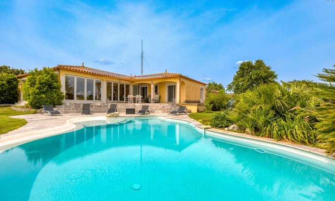 Bellegarde Casa | Villa 'Aux Portes De La Camargue' con piscina privada, jardín privado y Wi-Fi
