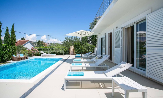 Okrug Gornji Villa | Villa Avalon