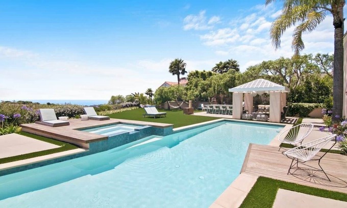 Central Malibu Casa | Villa Azure The Beverly Hills hotel vibe in Malibu