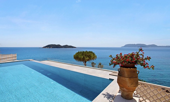 Vasilikos Villa | Villa 'Azzure Vista' con piscina privada, Wi-Fi y aire acondicionado