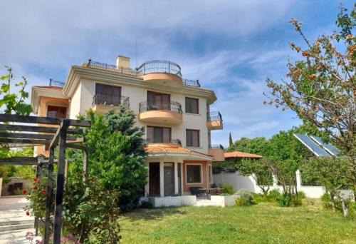 Saints Constantine and Helena Casa | Villa B&B