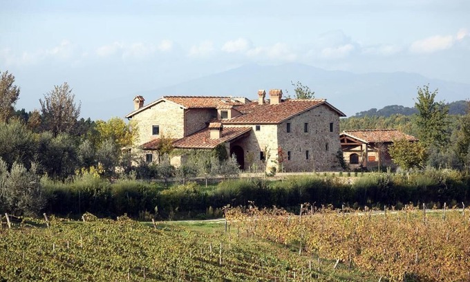 Mercatale Val di Pesa Villa | Villa Badessa in Tuscany by Fantasia Villas