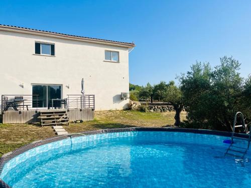 Saint-Mitre-les-Remparts Apartamento | Villa Bahia - bas de villa en pleine nature !