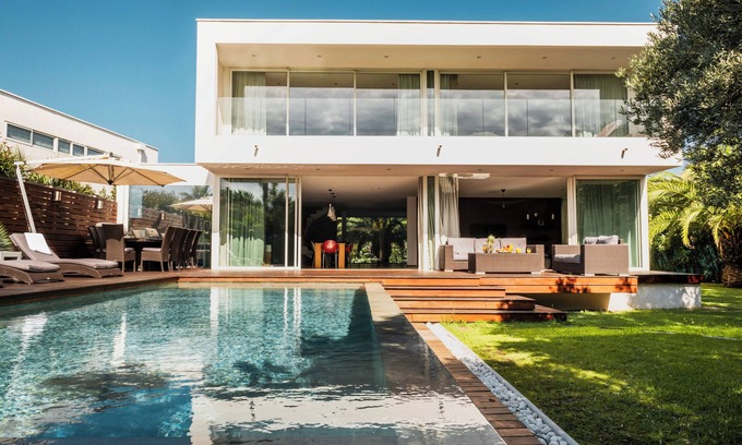 Sete Villa | Villa BAHIA Lujo, piscina climatizada, sauna, cine, en 1ª línea de mar en Sète