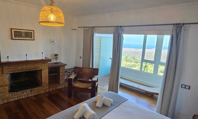 Santa Brígida Apartamento | 'Villa bandama golf Firgas-05' with sea views, Wi-Fi and air conditioning