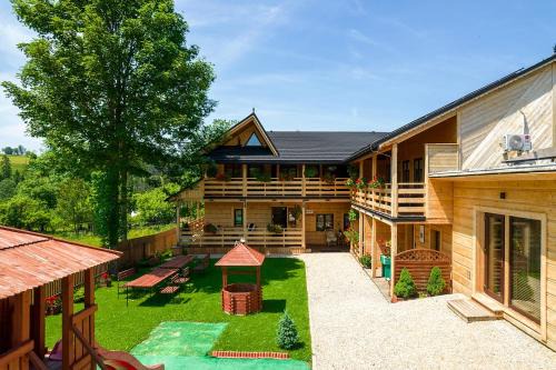 Czarny Dunajec Apartamento | Villa Baranówka - apartamenty z widokiem na Giewont, w paśmie Gubałówki by ShortStayPoland