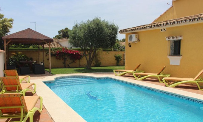 Nueva Milla de Oro Villa | Villa Bart
