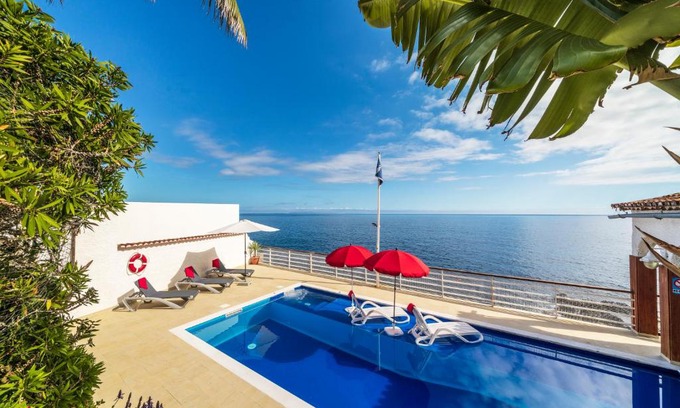 Santa Cruz Villa | Villa Beach Club