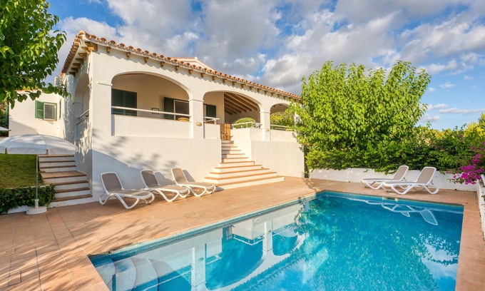 Sant Tomas Villa | Espaciosa Villa Beatriz con vistas al mar, Wi-Fi, jardín, terraza y piscina; aparcamiento disponible