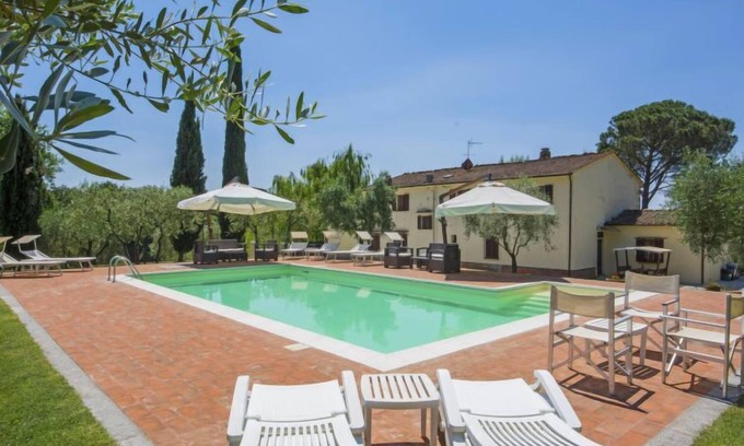 Lamporecchio Casa | Villa Beboli per 18 pax by Interhome