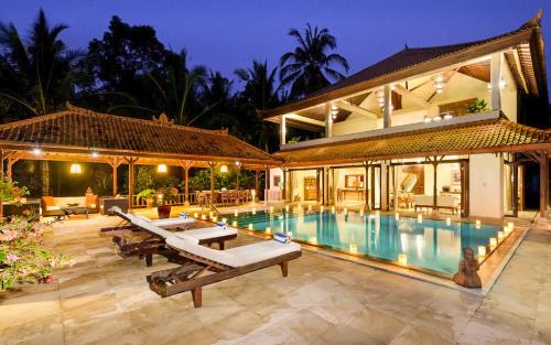 Suraberata Villa | Villa Belanda Balian