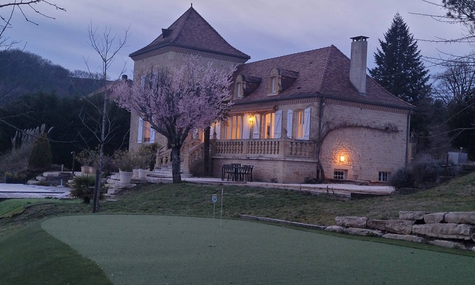 Montignac Villa | Villa Beautiful View On Lascaux