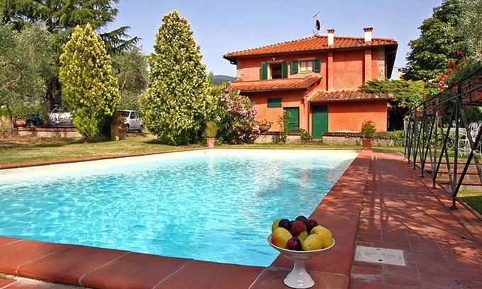 Reggello Villa | Villa Belletto: Una villa elegante y acogedora de dos pisos en el estilo característico de la campiña toscana.