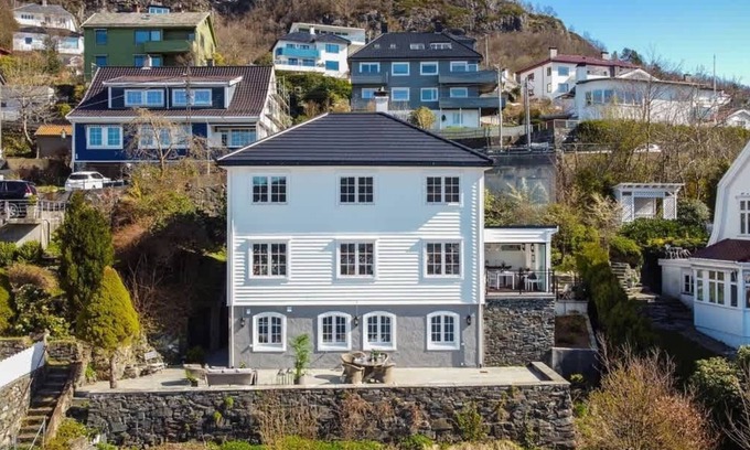 Bergenhus Apartamento | Villa Bellevue l hot tub l Parking l Terrace